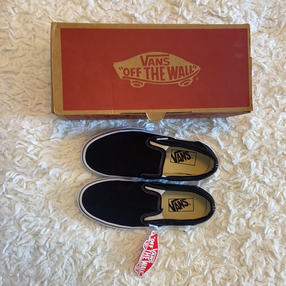 Black Vans classic slip-on size 6.5 women (or size 5 men) brand new never worn - Picture 2 of 6